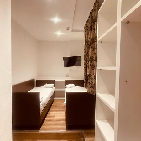 Hotel Holiday- Alla Finestrella Bologne Extérieur photo