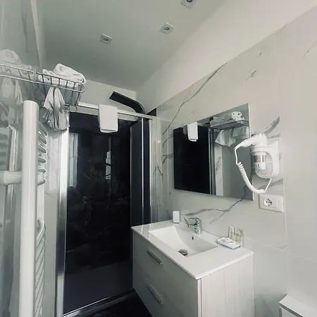 Hotel Holiday- Alla Finestrella Bologne Extérieur photo