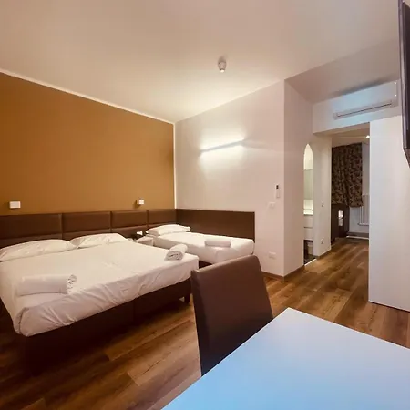Hotel Holiday- Alla Finestrella Bologne Extérieur photo
