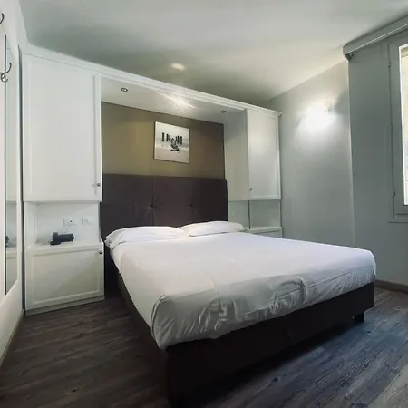 Hotel Holiday- Alla Finestrella Bologne Extérieur photo