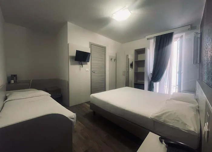 Hotel Holiday- Alla Finestrella