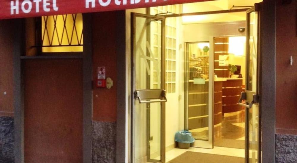 Hotel Holiday- Finestrella Bolonia