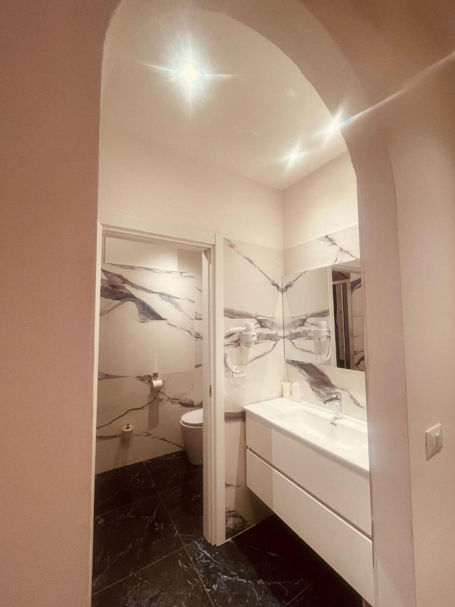 Holiday- Finestrella Hotel Bolonia