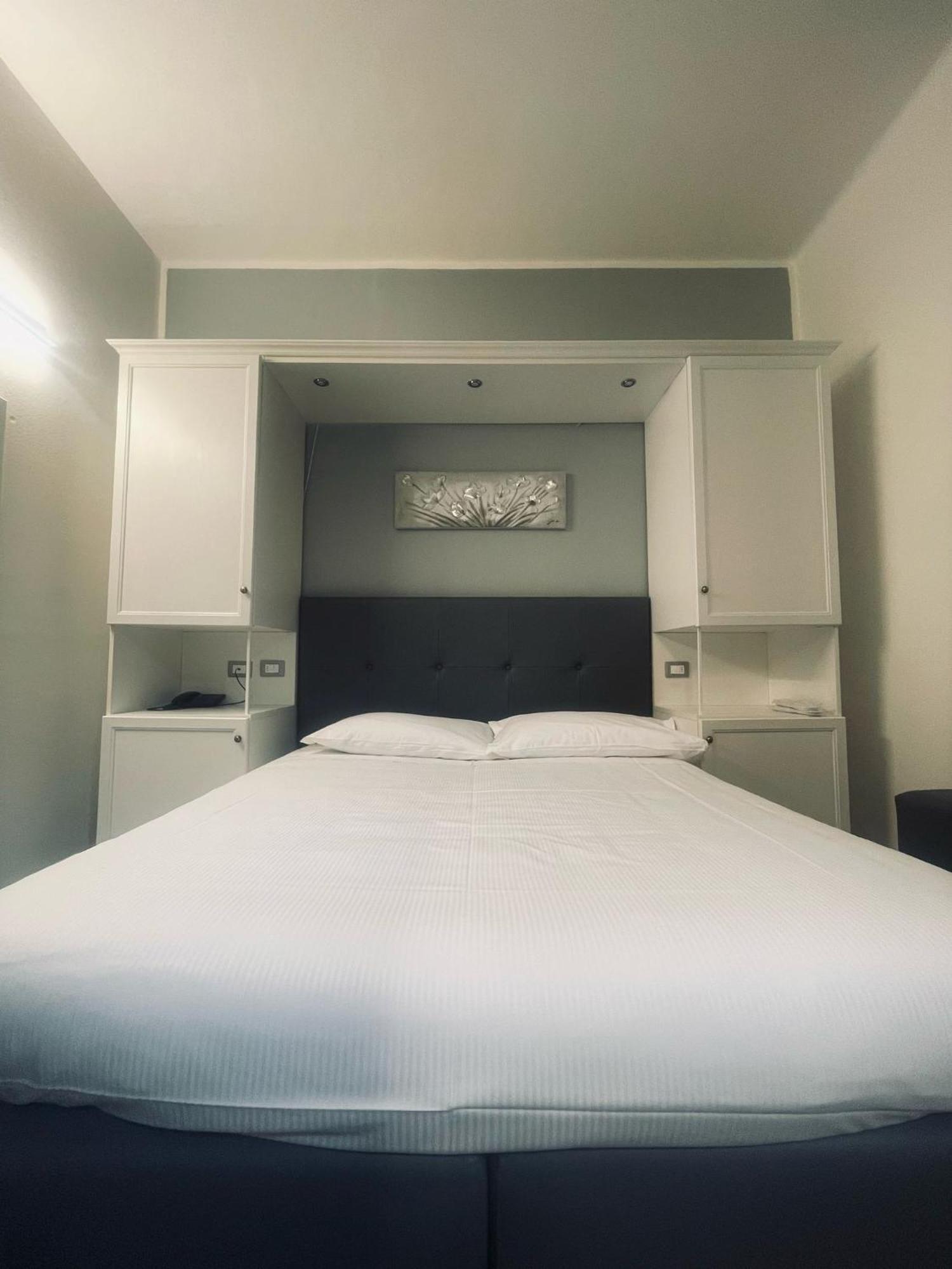 Holiday- Finestrella Hotel Bolonha